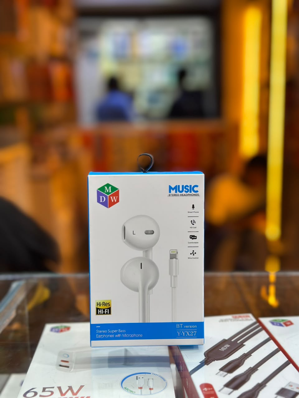 MDW Lightning Bluetooth Stereo Headphones - Image 2